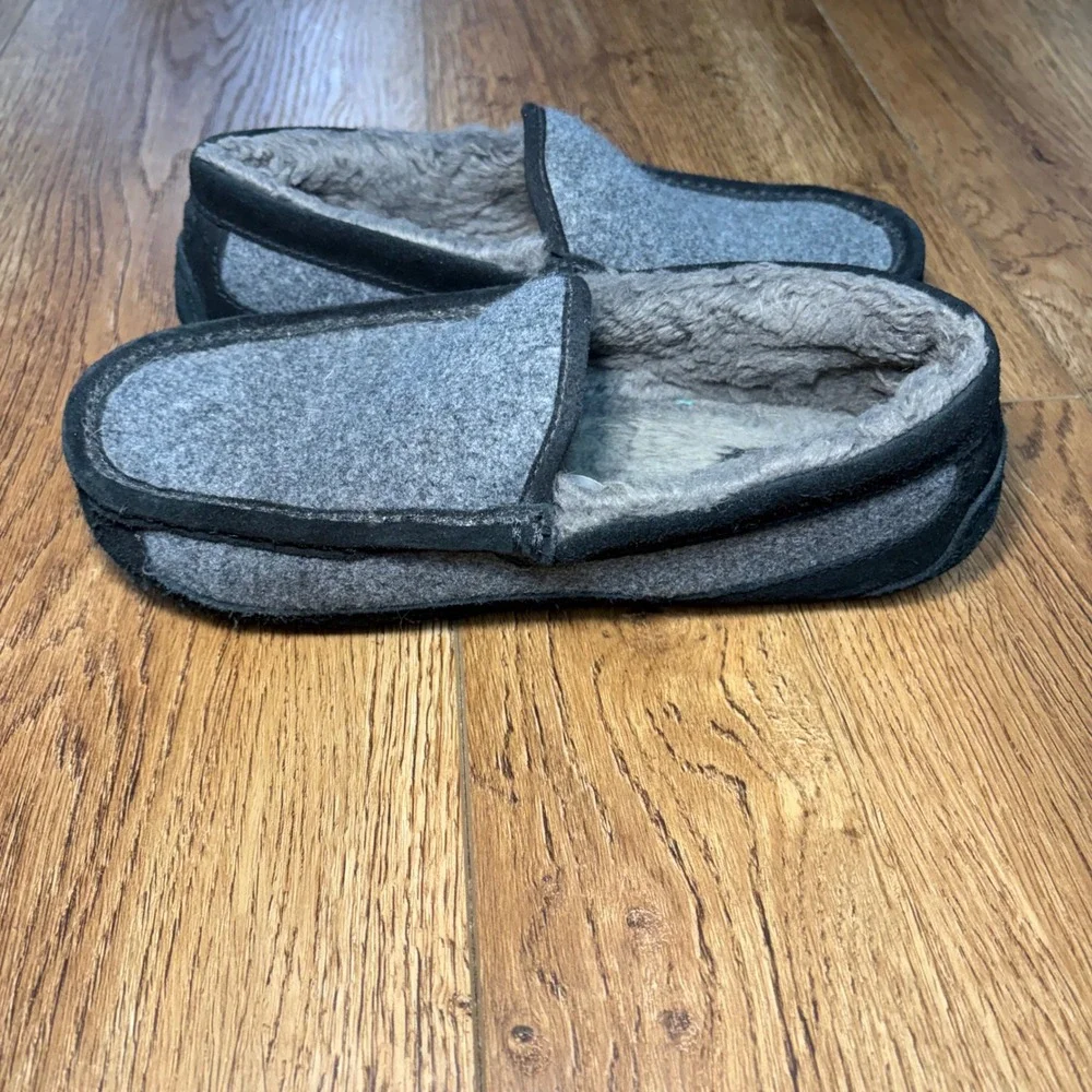 UGG Ascot‎ Wool Slippers Loafers Gray Black Mens Size 7